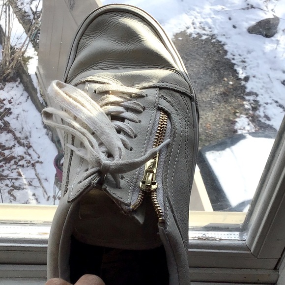 Old-Skool Leather Vans Zip-up Men’s 7/Women’s 8.5! - Picture 2 of 8